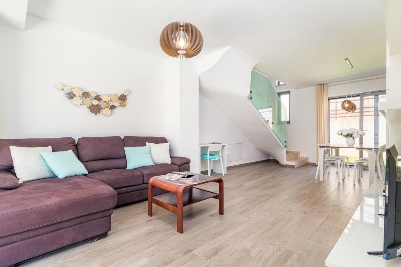 Apartments Anna Ližnjan מראה חיצוני תמונה