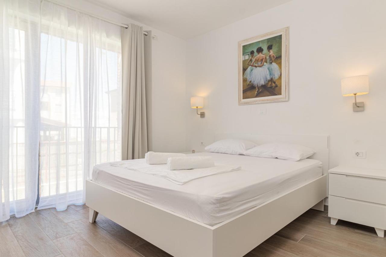 Apartments Anna Ližnjan מראה חיצוני תמונה