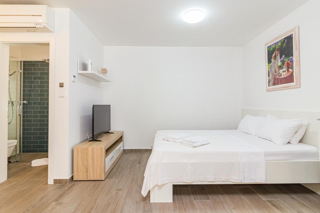 Apartments Anna Ližnjan מראה חיצוני תמונה