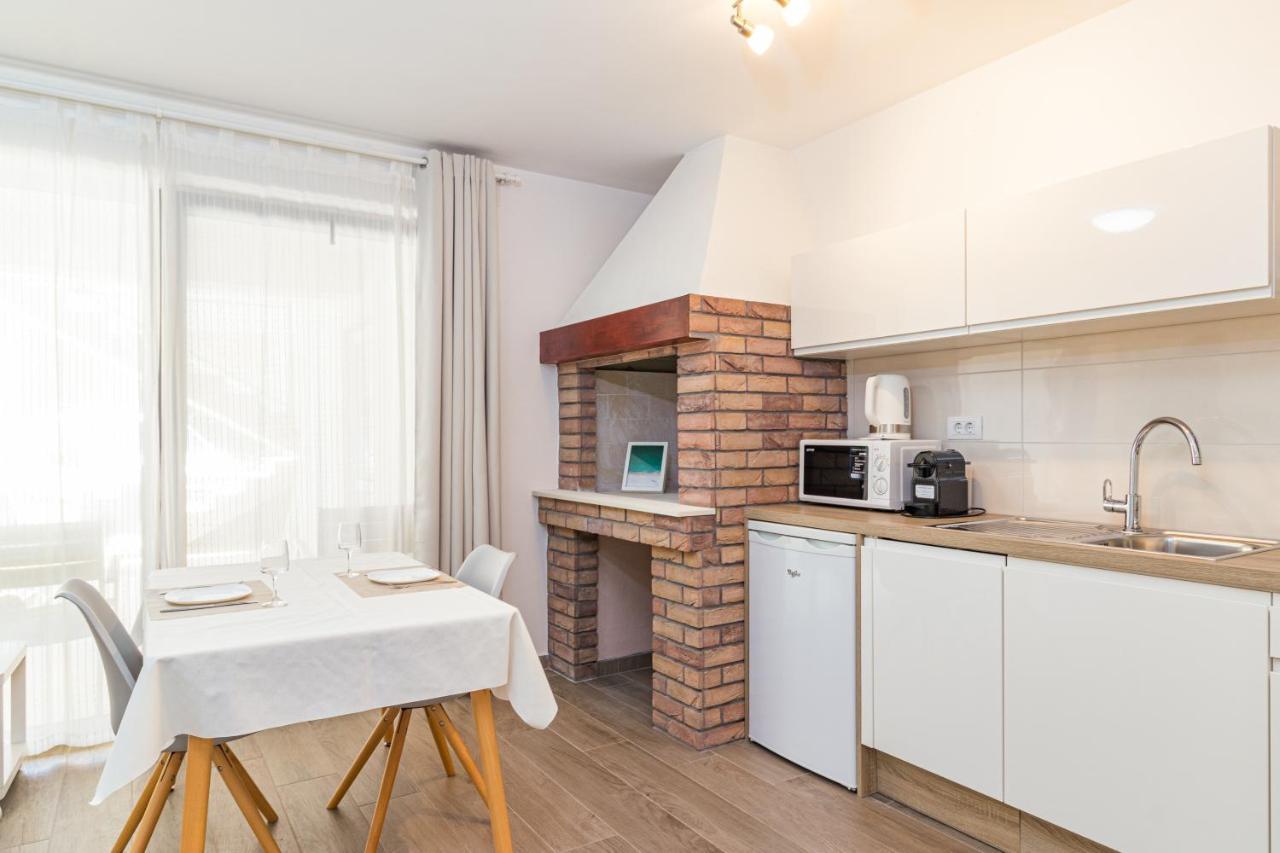 Apartments Anna Ližnjan מראה חיצוני תמונה